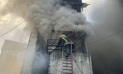 الدفاع المدني يخمد حريقا اندلع في بناية مكونة من طابقين في الوزيرية ببغداد